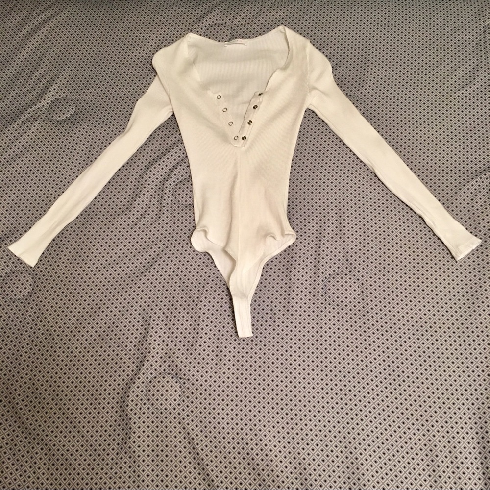 ***SOLD***Off White Long Sleeve Ribbed Bodysuit